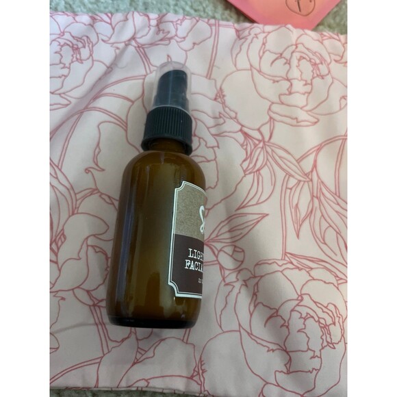 Seed phytonutrients lightweight facial lotion - Picture 3 of 3